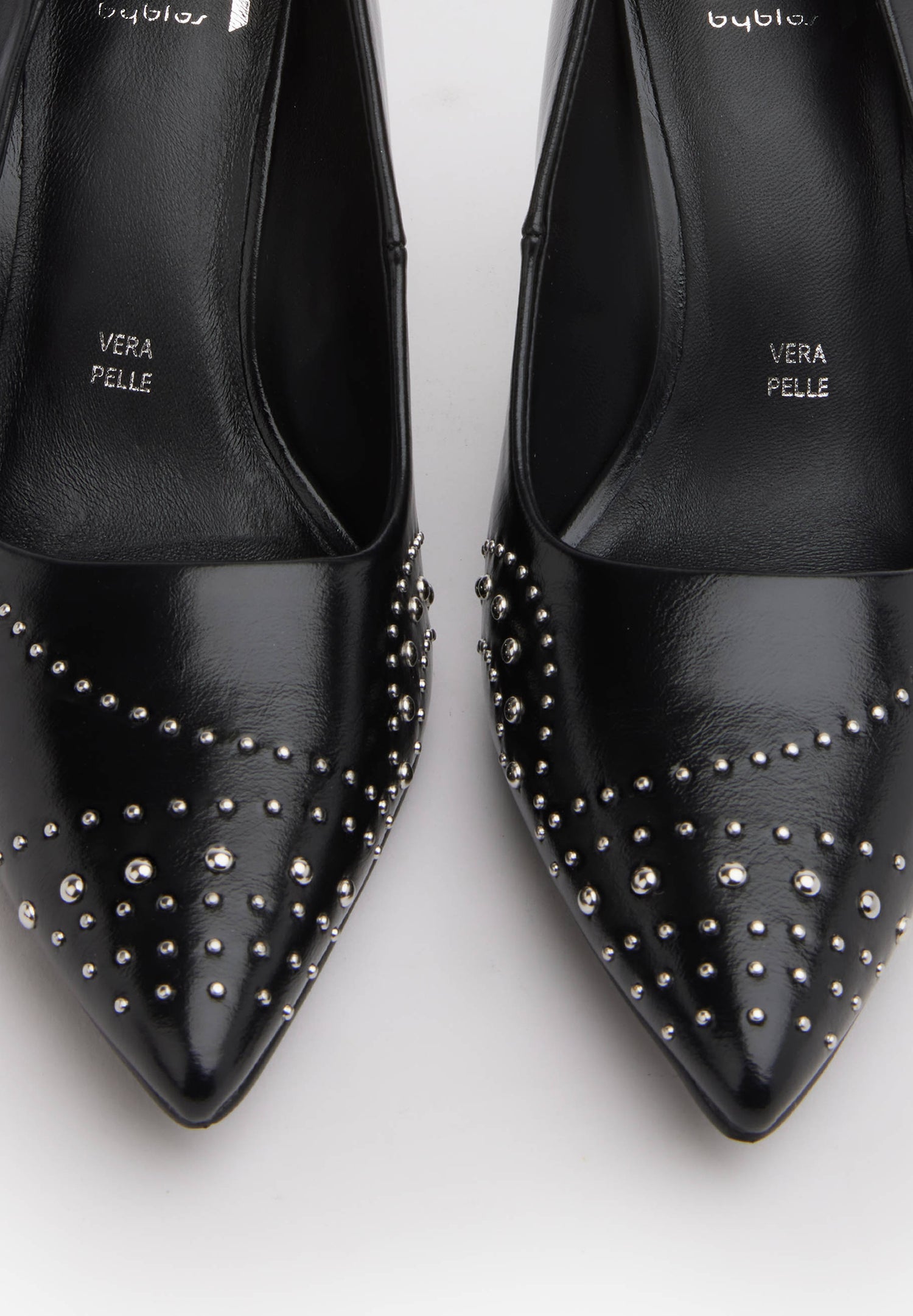 Satisfaction Decollete